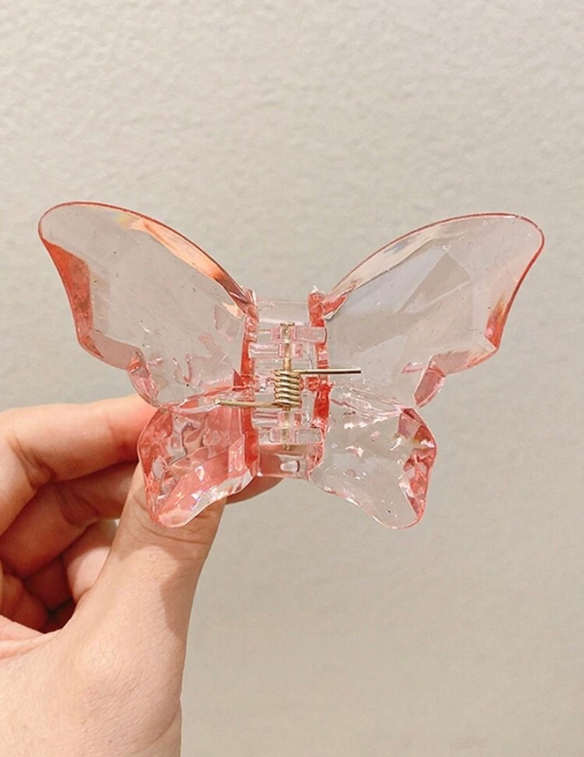 مشبك شعر بتصميم الفراشة